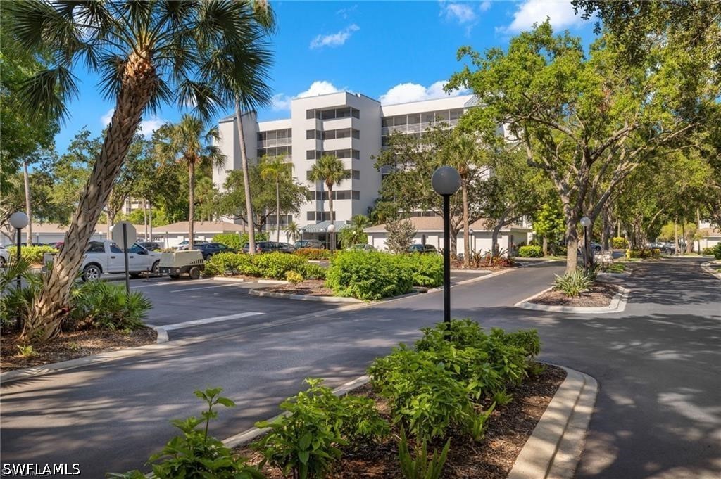 3 Bed Condominium for Sale in Naples Cove, FL, $5,000 — photo 2