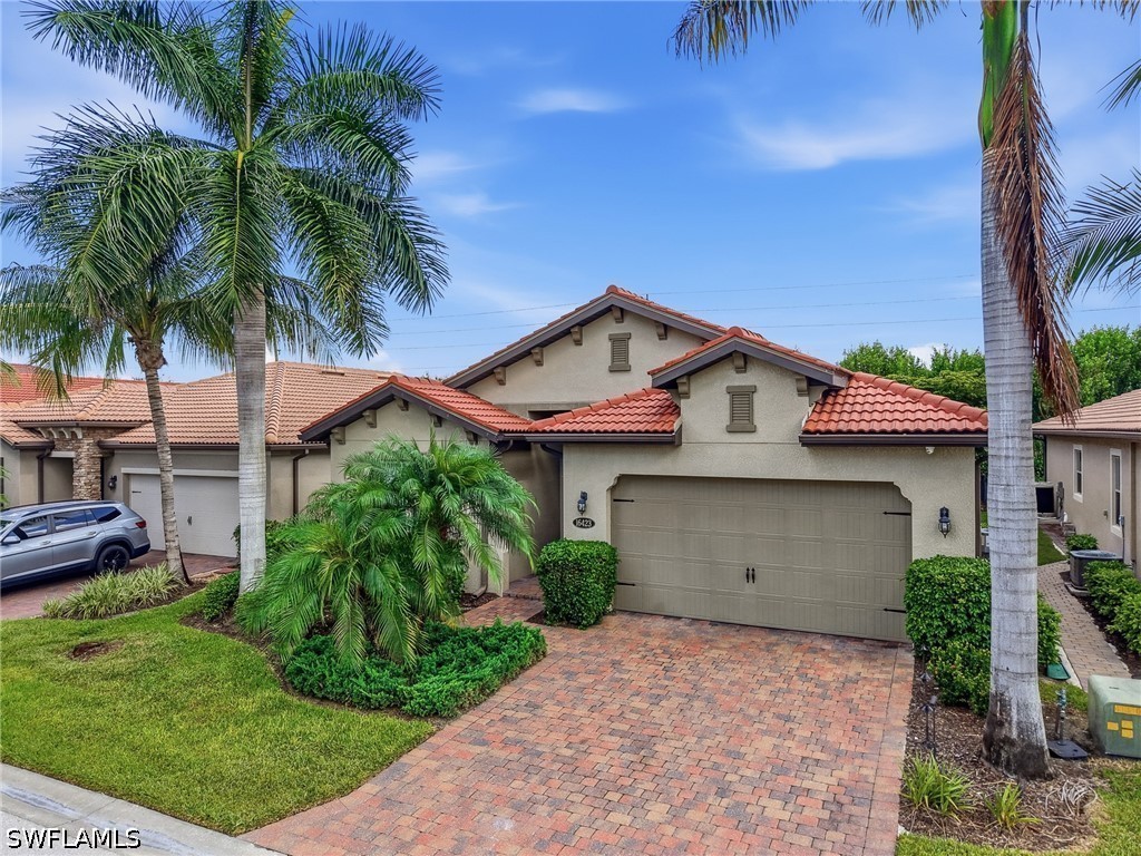3 Bed SingleFamilyResidence for Sale in Naples, FL, $650,000 — photo 2