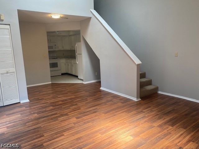 2 Bed Townhouse for Sale in Cypress Lake Estates, FL, $1,650 — photo 2