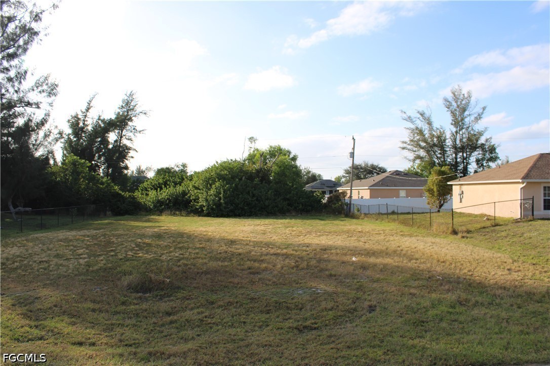 Commercial for Sale in Cape Coral, FL, $35,000 — photo 2