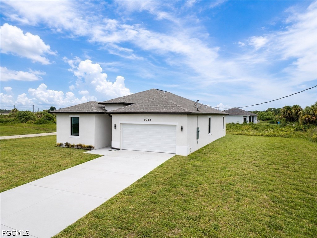 4 Bed SingleFamilyResidence for Sale in Port Labelle, FL — photo 2