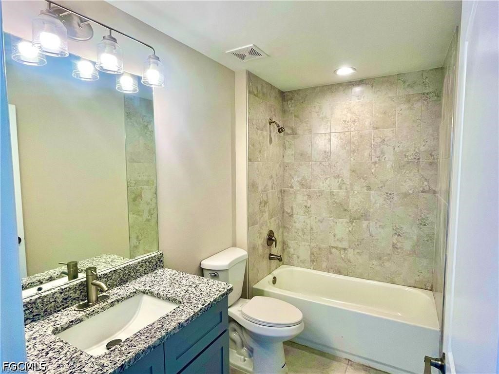 4 Bed SingleFamilyResidence for Sale in Cape Coral, FL — photo 2