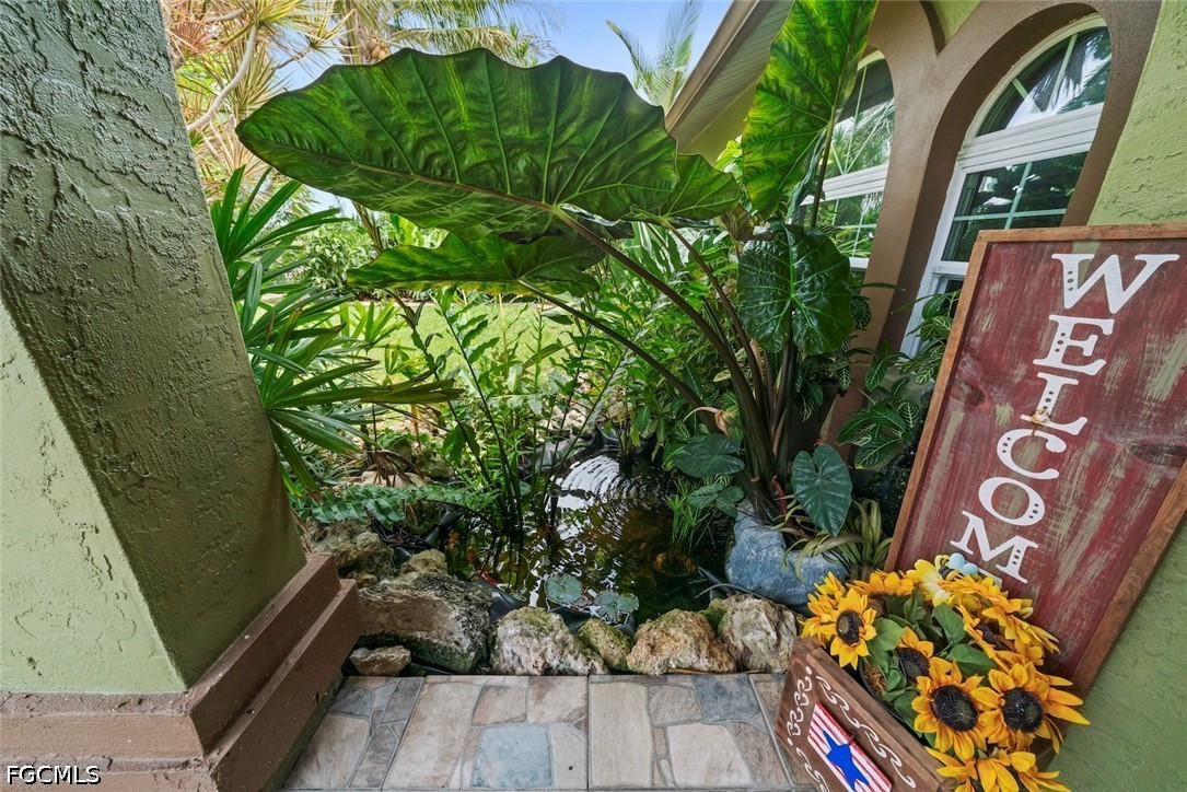 3 Bed SingleFamilyResidence for Sale in Cape Coral, FL — photo 2