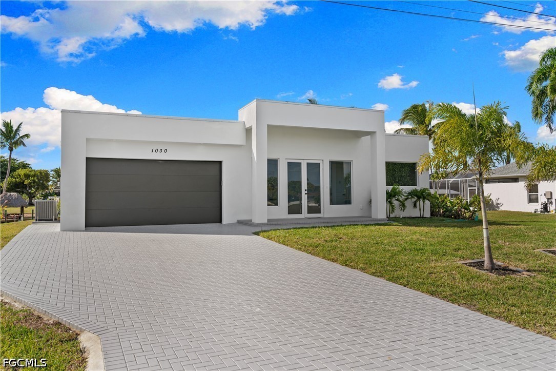 3 Bed Pool Home for Sale in Cape Coral, photo 2
