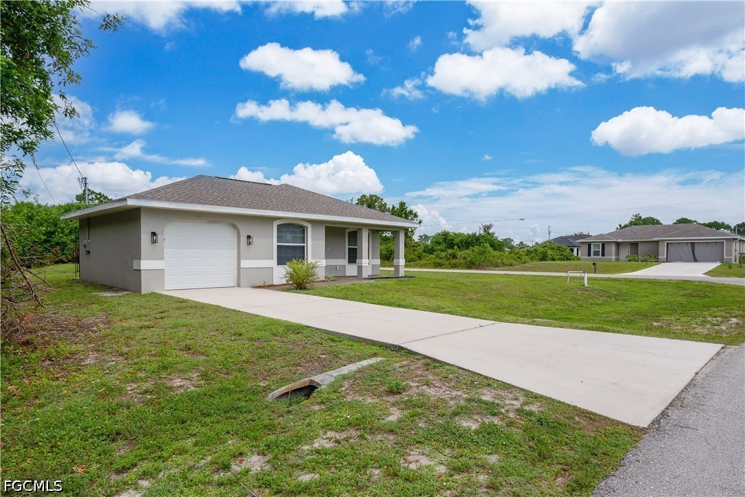 3 Bed SingleFamilyResidence for Sale in Lehigh Acres, FL — photo 2
