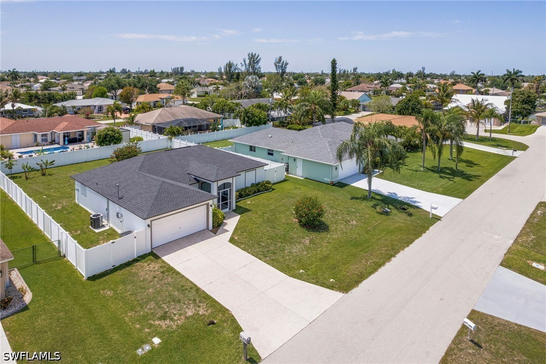3 Bed SingleFamilyResidence for Sale in Cape Coral, FL — photo 2