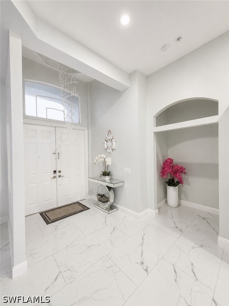 4 Bed SingleFamilyResidence for Sale in Fort Myers, FL — photo 2