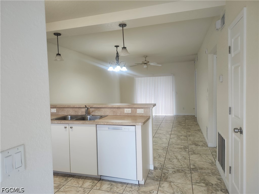 2 Bed Condominium for Sale in Punta Gorda, photo 2