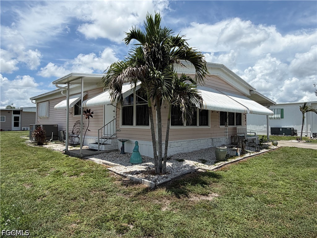 2 Bed ManufacturedHome for Sale in Carriage Village, FL — photo 2