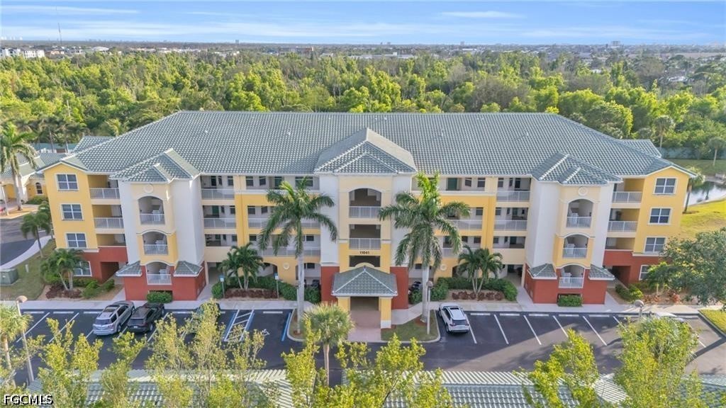 2 Bed Waterfront Home for Sale in Fort Myers, FL, $4,500 — photo 2