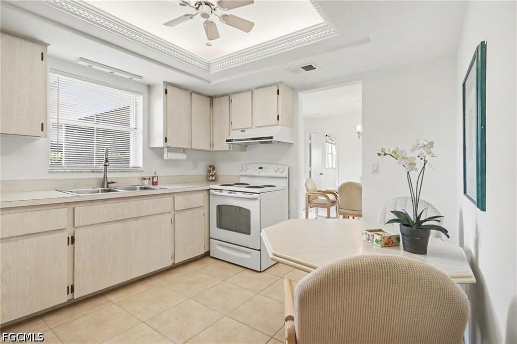 2 Bed SingleFamilyResidence for Sale in Cape Coral, FL — photo 2
