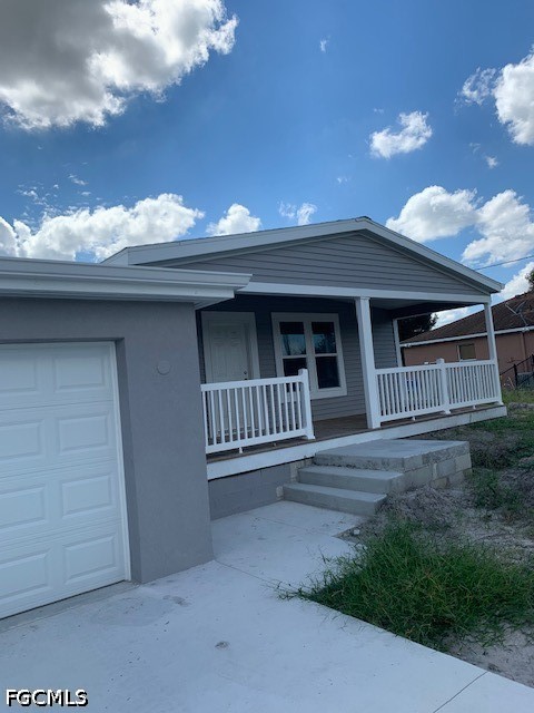 3 Bed SingleFamilyResidence for Sale in Lehigh Acres, FL — photo 2