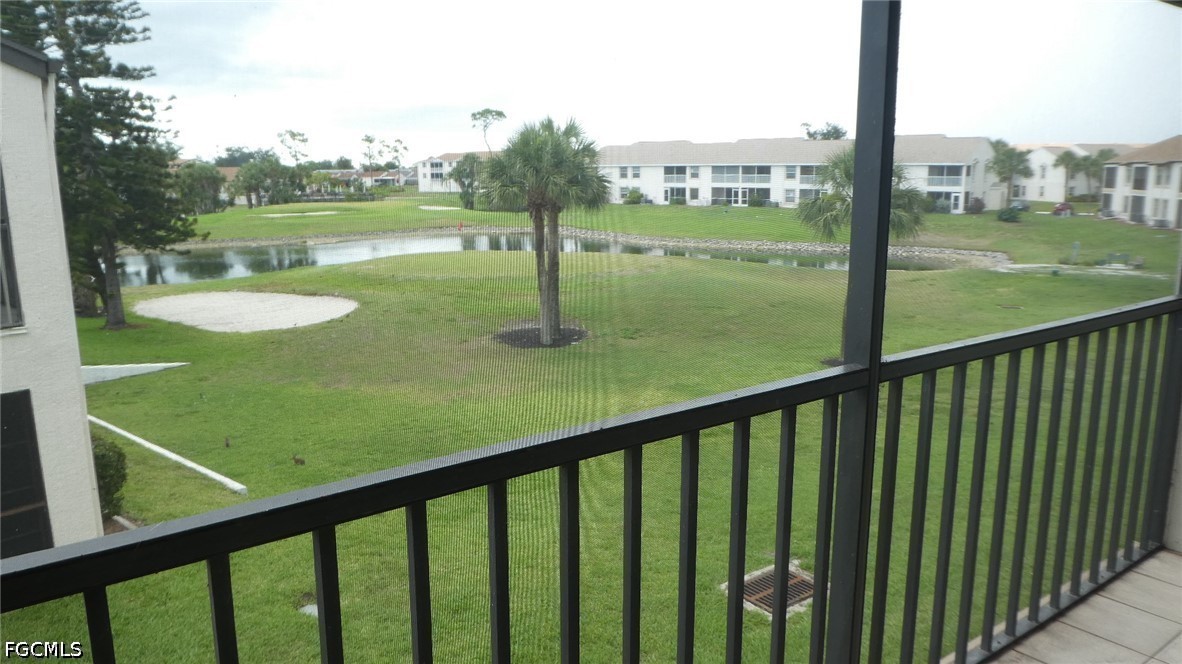 2 Bed Condominium for Sale in Fort Myers, FL, $3,000 — photo 2
