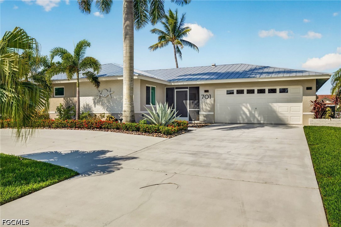 4 Bed Pool Home for Sale in Punta Gorda Isles, photo 2