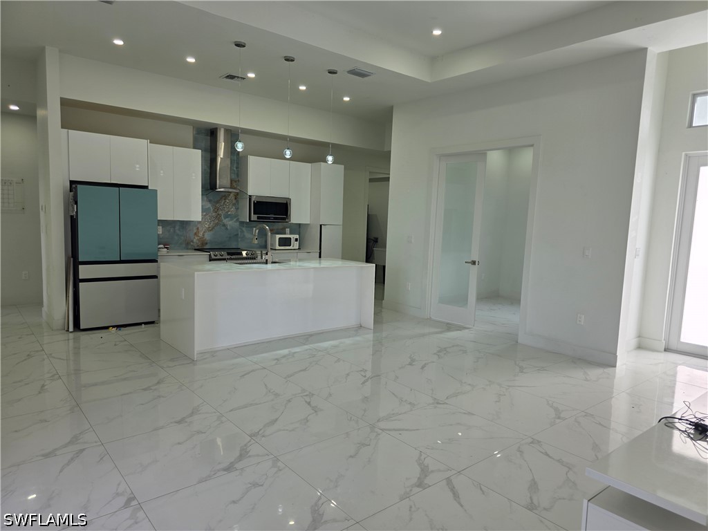 3 Bed SingleFamilyResidence for Sale in Cape Coral, FL — photo 2