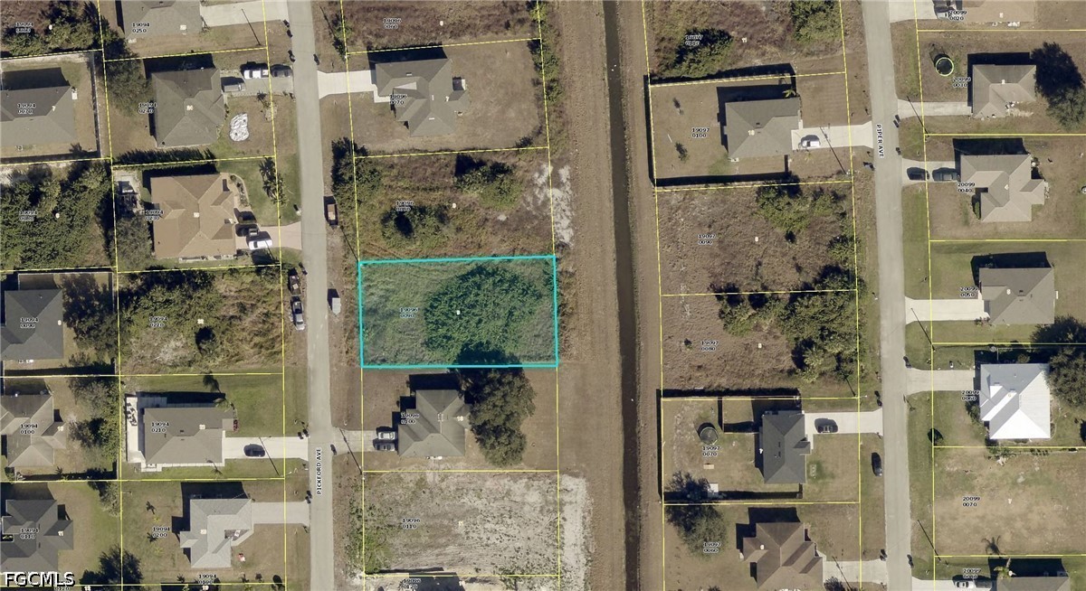 Residential for Sale in Lehigh Acres, FL, $27,000 — photo 2