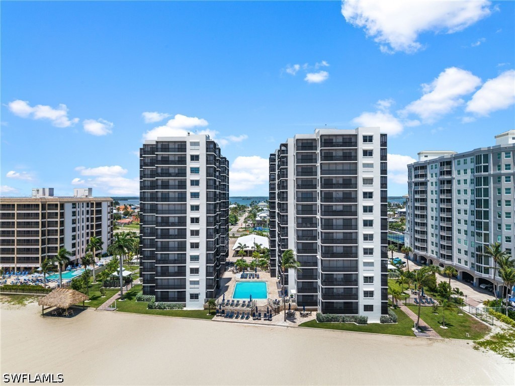 2 Bed Waterfront Home for Sale in Island Winds Condo, FL — photo 2