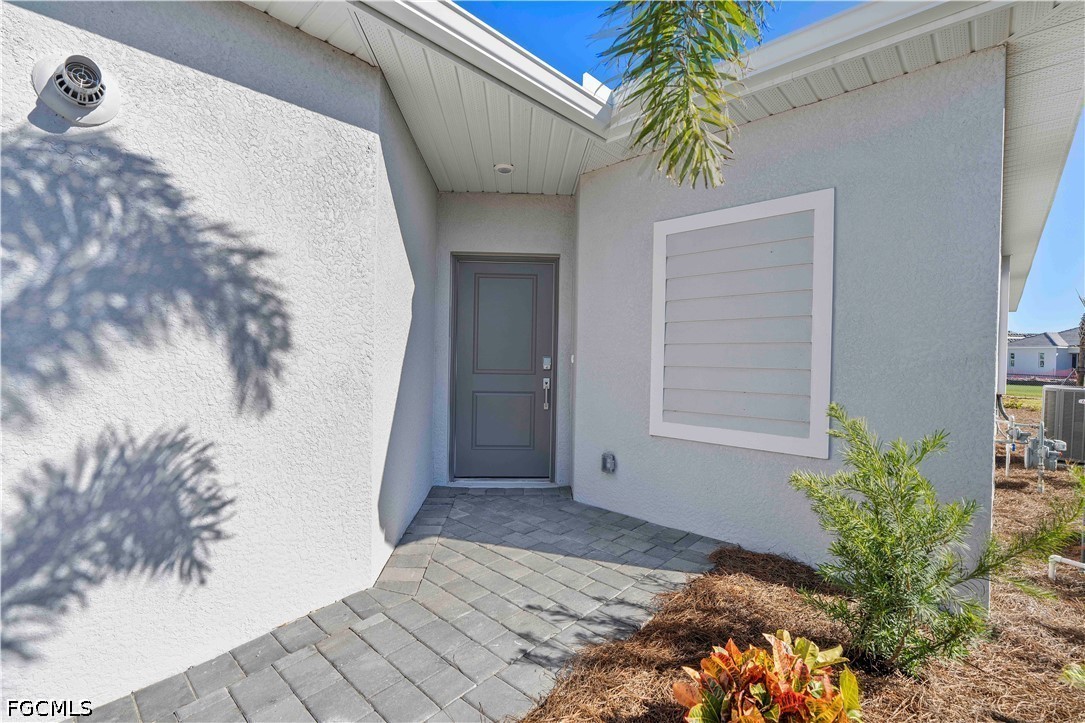 3 Bed Attached for Sale in Tuckers Cove, FL, $2,000 — photo 2