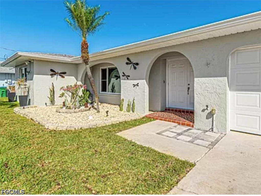 3 Bed Pool Home for Sale in Cape Coral, FL, $3,200 — photo 2