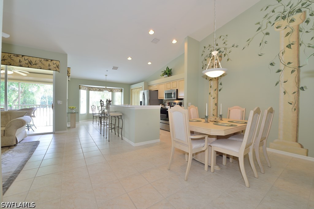 2 Bed Condominium for Sale in Stoneybrook, FL, $4,500 — photo 2