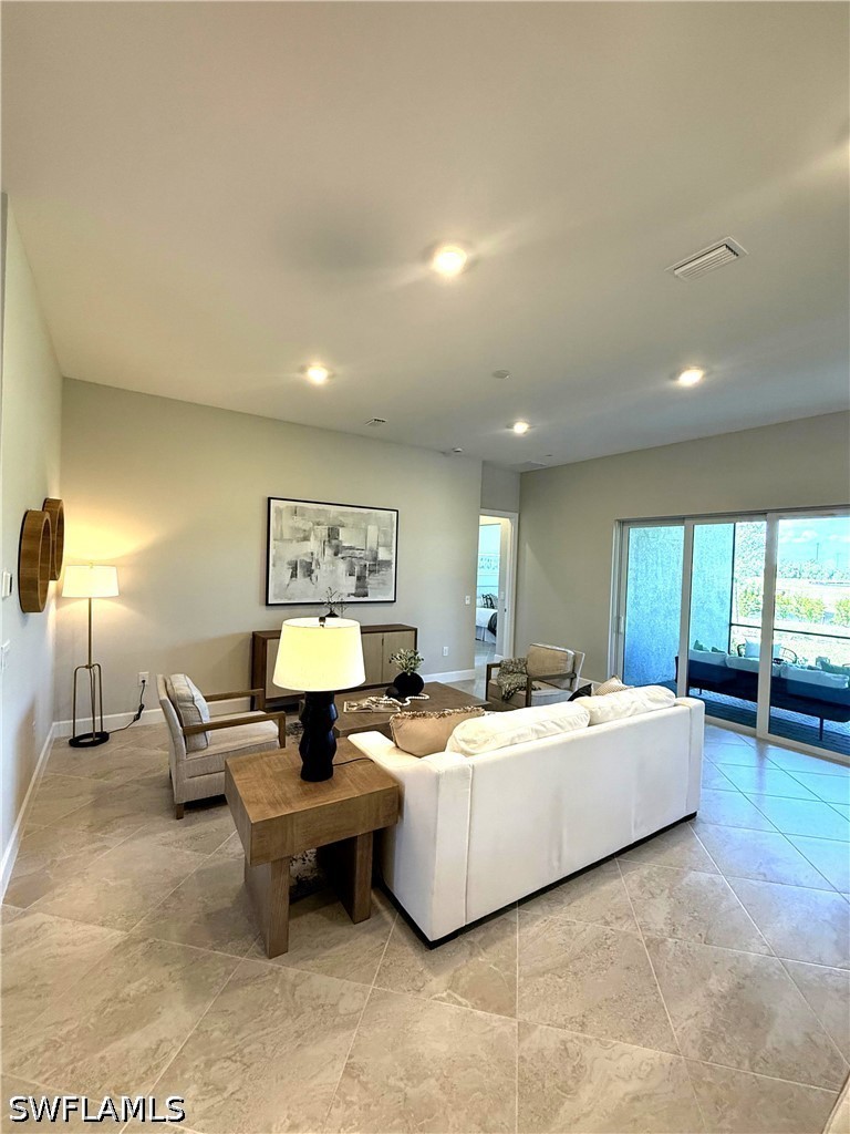 2 Bed SingleFamilyResidence for Sale in North Fort Myers, FL — photo 2