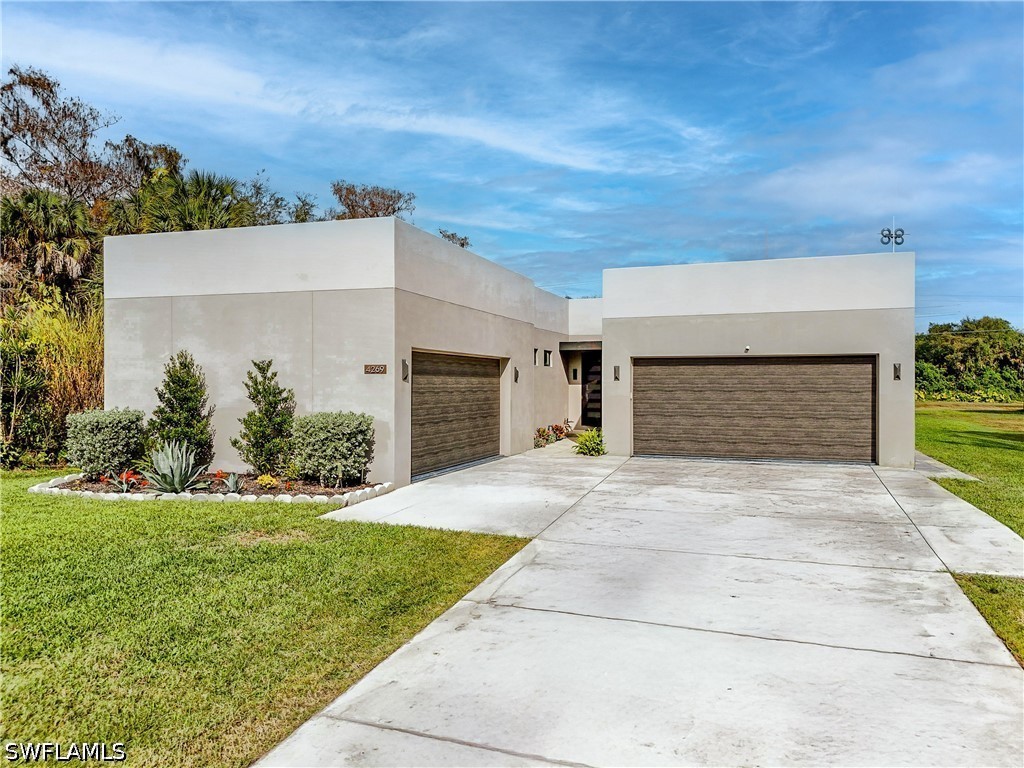 3 Bed Pool Home for Sale in Naples, FL, $1,250,000 — photo 2