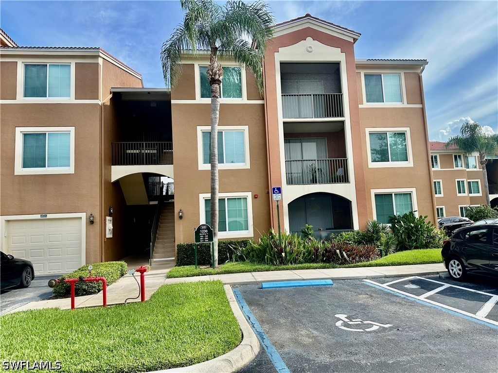 2 Bed Waterfront Home for Sale in Naples, FL, $1,950 — photo 2