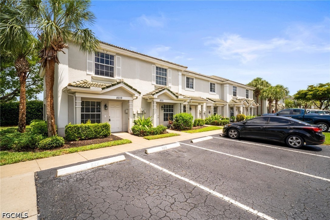 2 Bed Townhouse for Sale in Winkler Estates, FL, $1,400 — photo 2