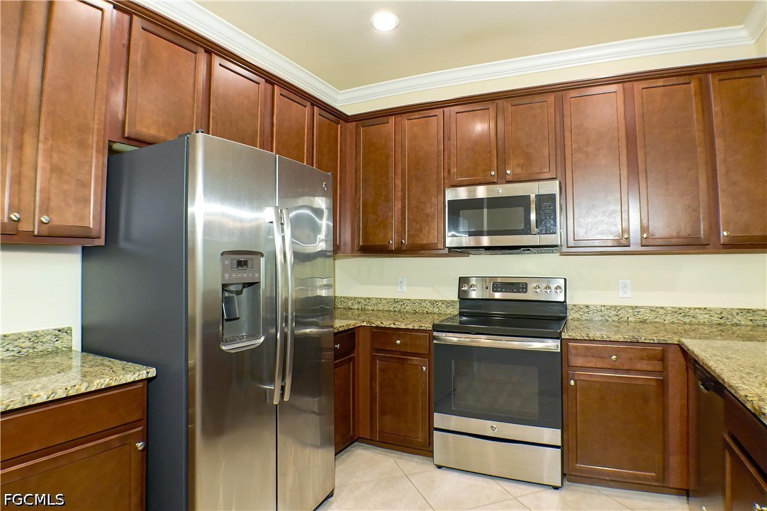 3 Bed Townhouse for Sale in Summerlin Place, FL, $2,000 — photo 2