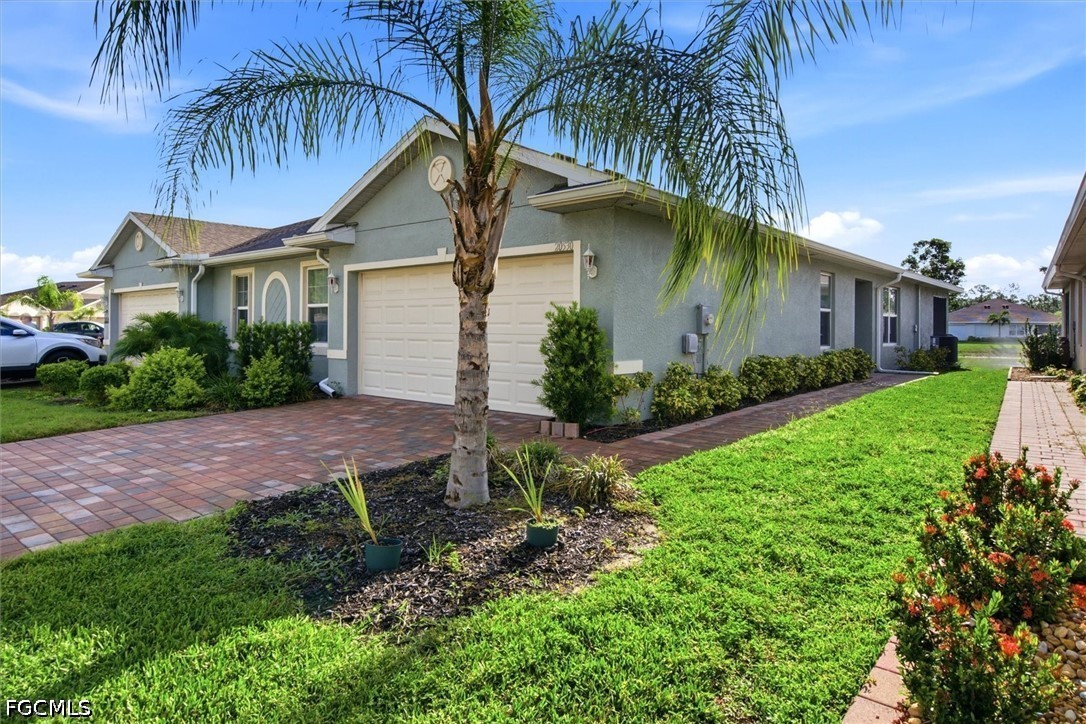 2 Bed Attached for Sale in Magnolia Landing, FL, $295,000 — photo 2