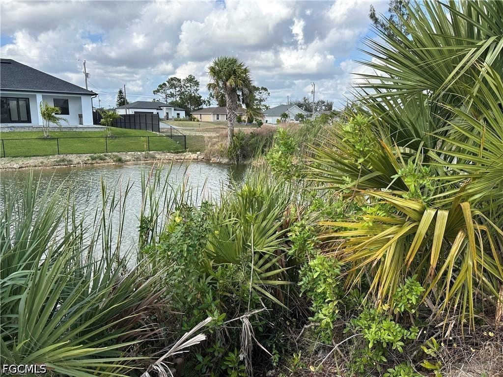 Waterfront Home for Sale in Gator Circle, FL, $39,000 — photo 2