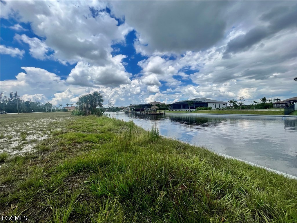 Waterfront Home for Sale in Cape Coral, FL, $269,000 — photo 2