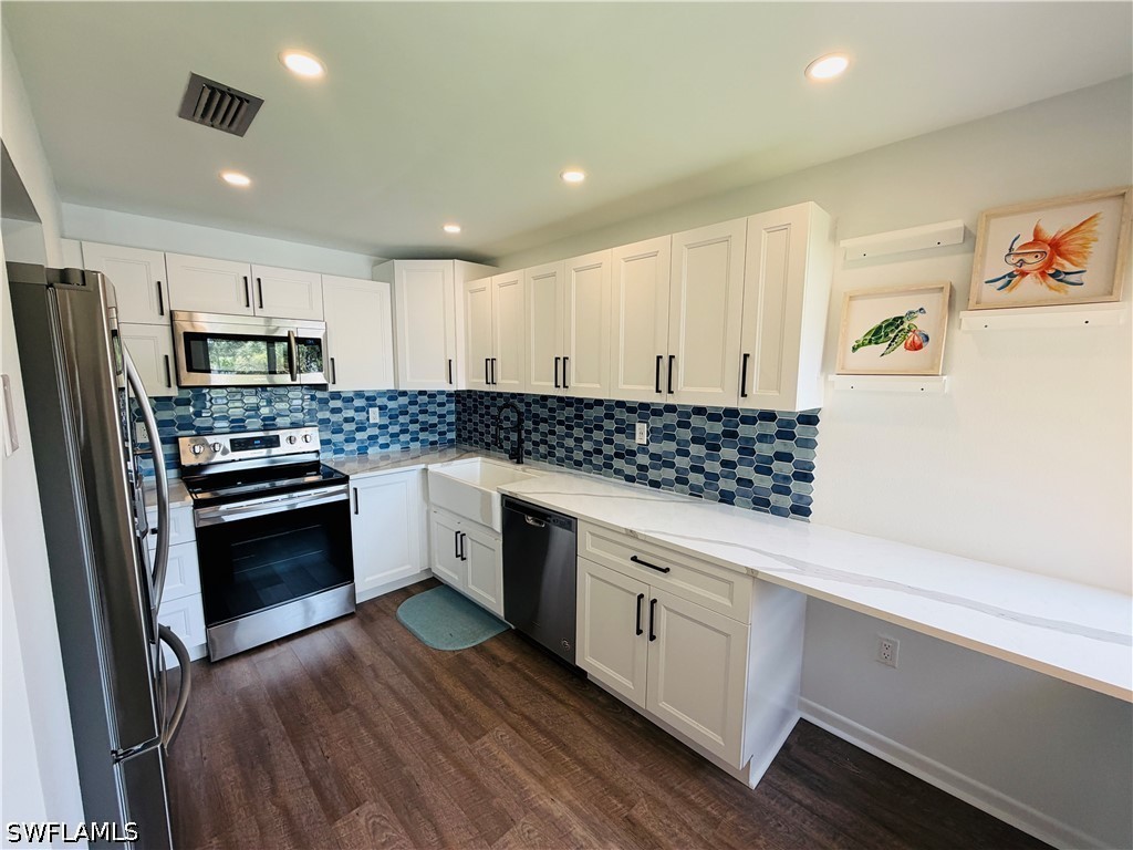 2 Bed Condominium for Sale in Naples, FL, $2,500 — photo 2