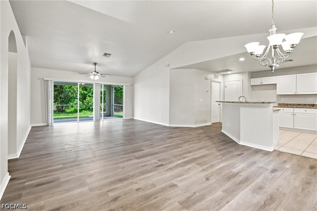 3 Bed SingleFamilyResidence for Sale in Mirror Lakes, FL — photo 2