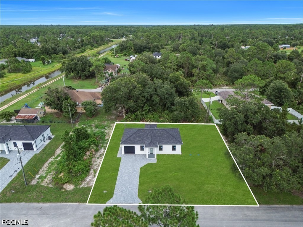 3 Bed SingleFamilyResidence for Sale in Lehigh Acres, FL — photo 2
