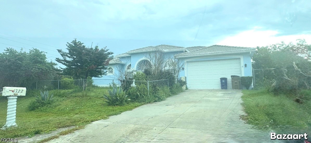 3 Bed SingleFamilyResidence for Sale in Lehigh Acres, FL — photo 2