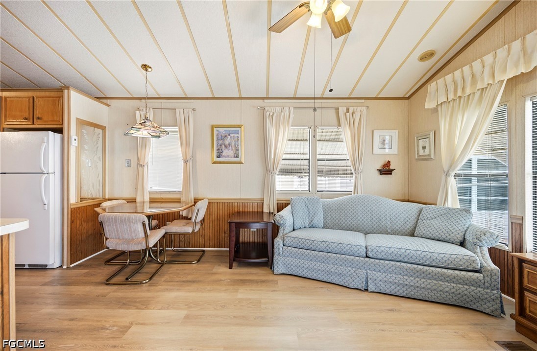 1 Bed ManufacturedHome for Sale in Limetree Park, FL — photo 2