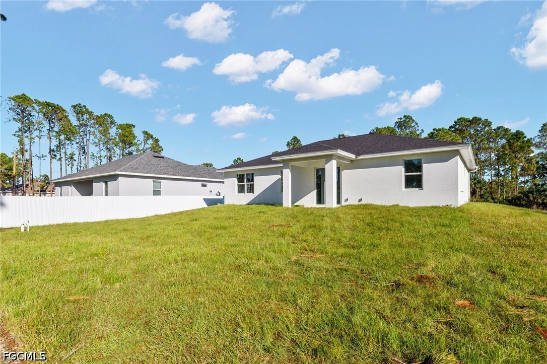 3 Bed SingleFamilyResidence for Sale in Lehigh Acres, photo 2
