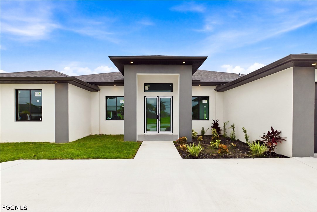 3 Bed SingleFamilyResidence for Sale in Cape Coral, FL — photo 2