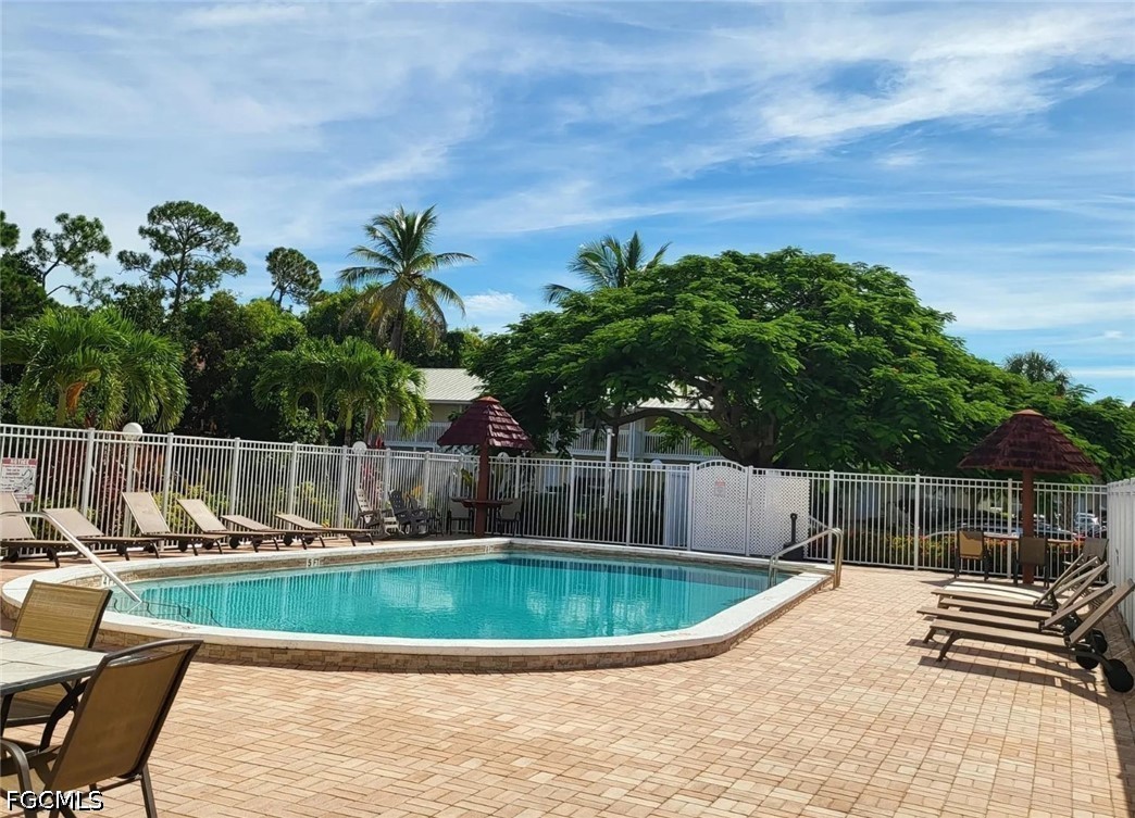2 Bed SingleFamilyResidence for Sale in Naples, FL, $1,550 — photo 2