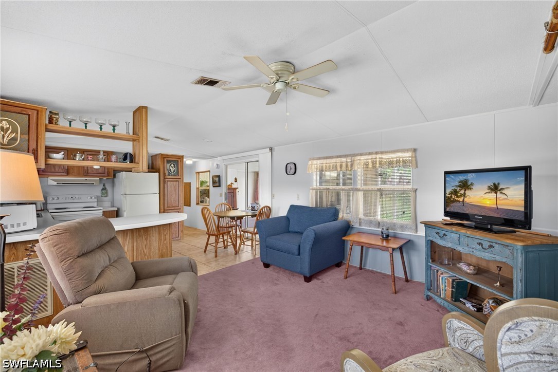 2 Bed ManufacturedHome for Sale in Bonita Springs, FL — photo 2