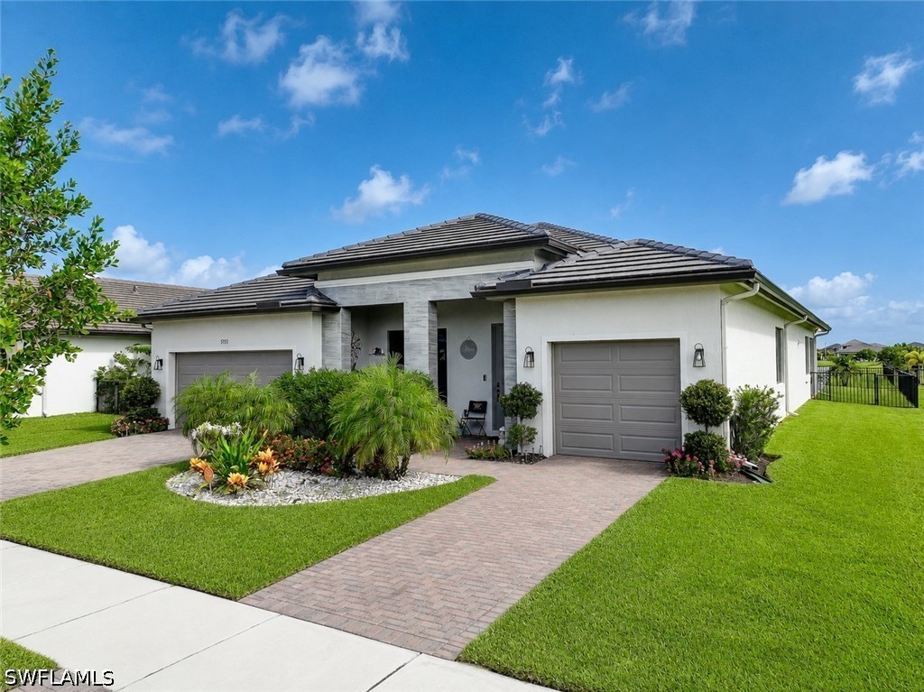 4 Bed Pool Home for Sale in Maple Ridge, FL, $1,000,000 — photo 2