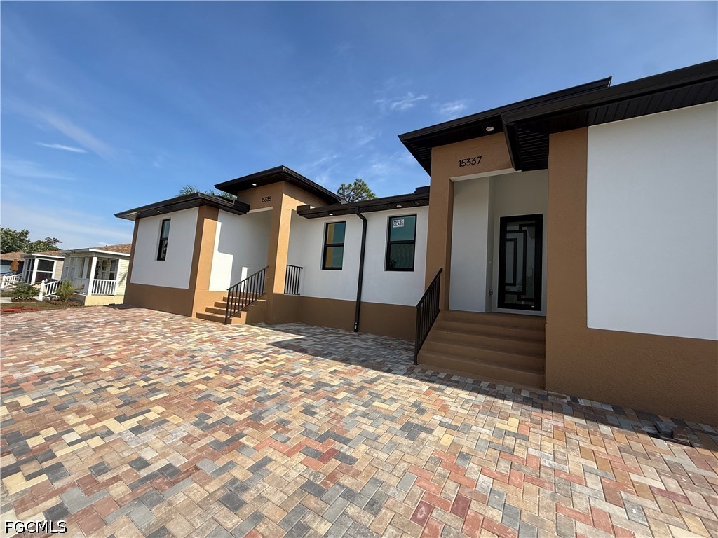 8 Bed Duplex for Sale in Fort Myers, FL, $699,000 — photo 2