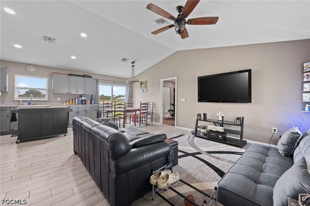 2 Bed SingleFamilyResidence for Sale in Port Labelle, FL — photo 2