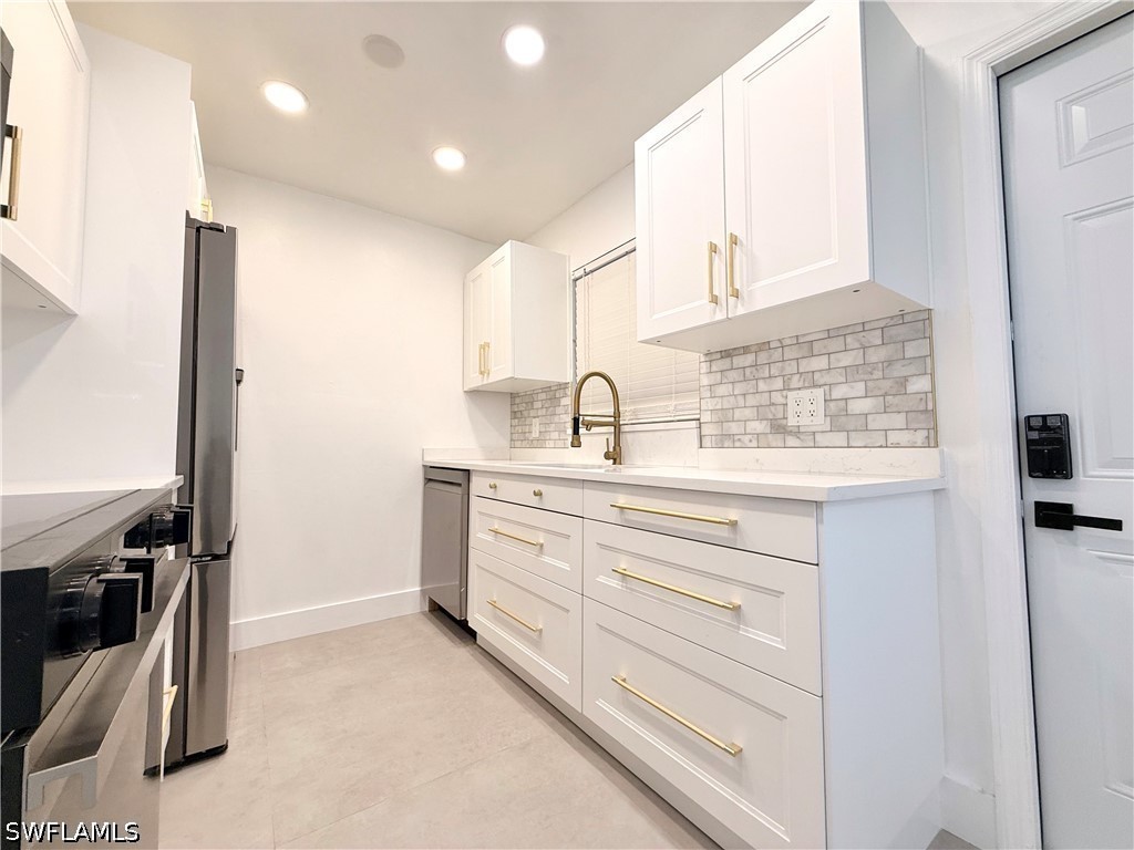 3 Bed SingleFamilyResidence for Sale in Naples, FL, $3,700 — photo 2