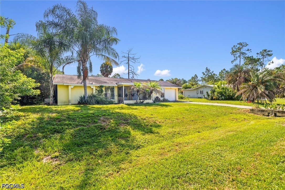 2 Bed SingleFamilyResidence for Sale in Lehigh Acres, photo 2