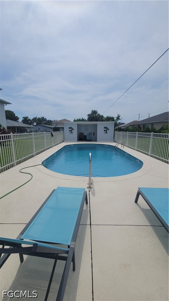 2 Bed Pool Home for Sale in Coral Keyes Condo, FL, $1,500 — photo 2