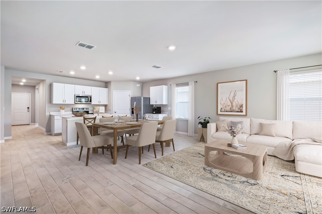 5 Bed SingleFamilyResidence for Sale in Hemingway Pointe, FL — photo 2