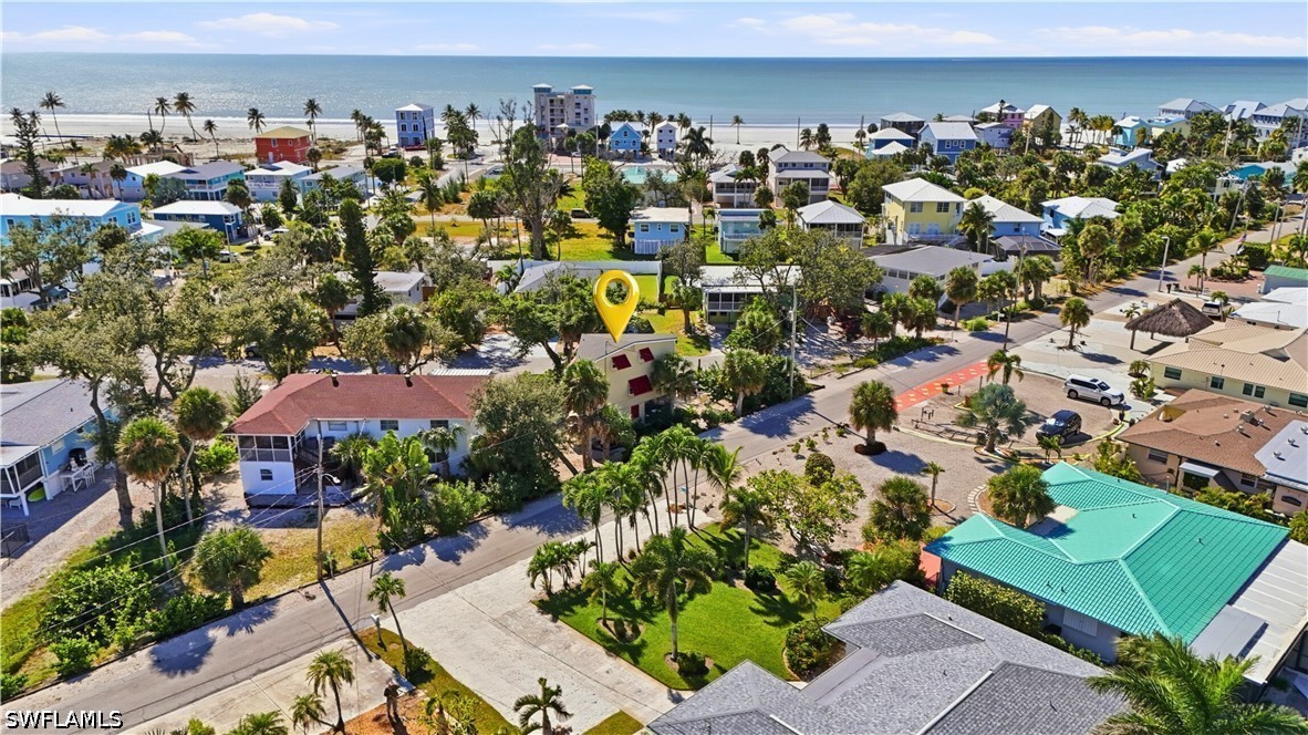2 Bed SingleFamilyResidence for Sale in Gulf Heights, FL — photo 2
