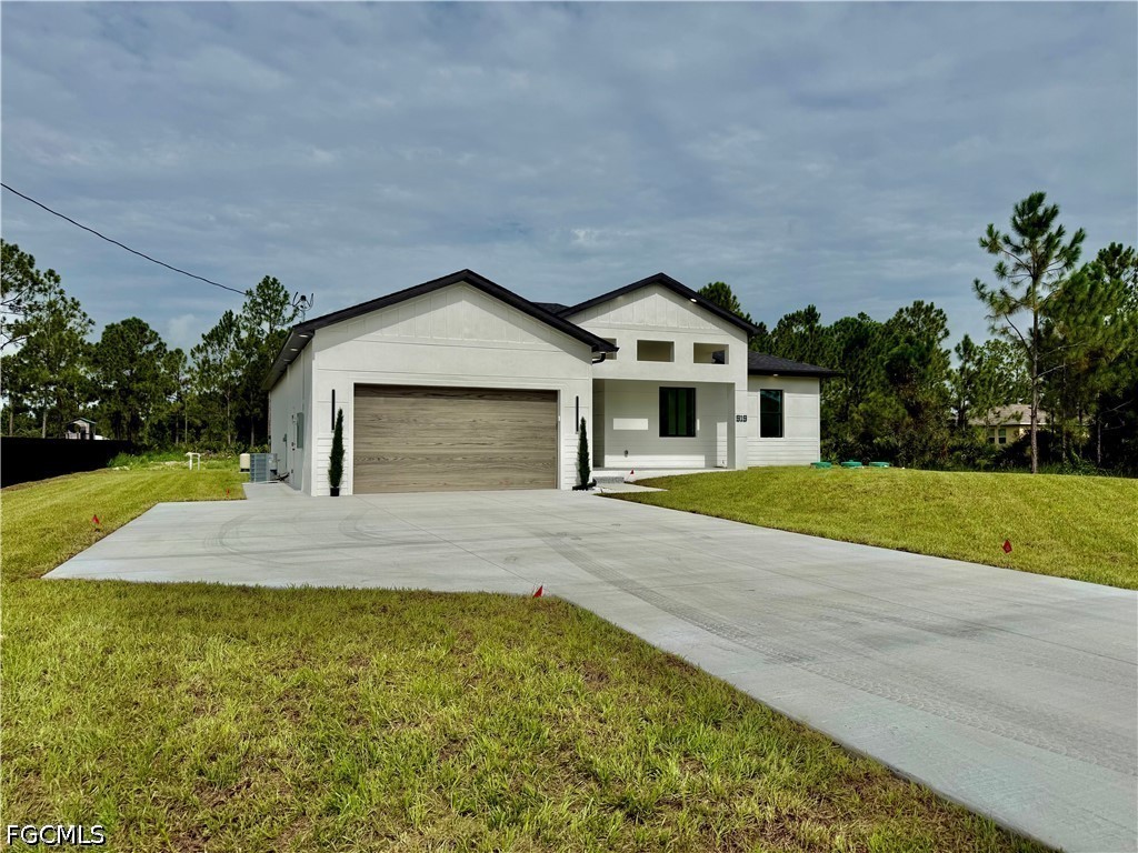 4 Bed SingleFamilyResidence for Sale in Lehigh Acres, FL — photo 2